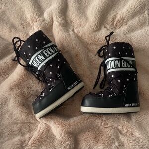 Moon Boot Stars Lace Up Snow Boots Kids Little Girl or Boy 10-12.5 Black White
